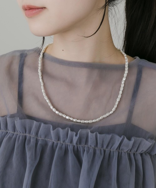 SMELLY(スメリー)の「ランダムパールマルチYネックレス(ネックレス・レディース・アイボリー・-)」の4枚目の写真