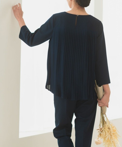 Rebloom(リブルーム Rebloom Reb loom)の「【洗える/セレモニースーツ/セットアップ対応】バックプリーツトップス 単品(シャツ/ブラウス・レディース・ネイビー/ベージュ/ブラック・L/M/S)」の3枚目の写真