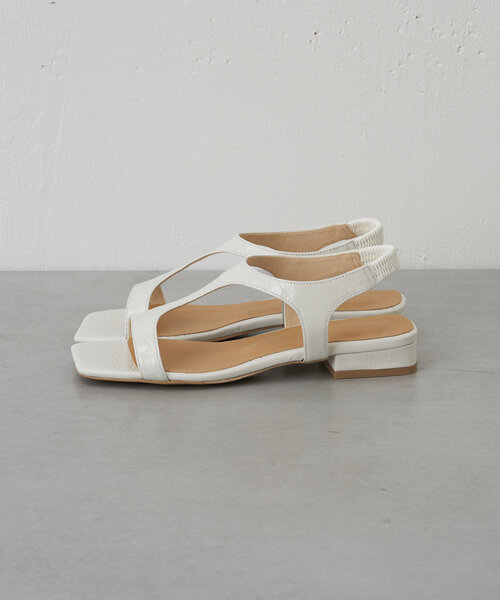 BEARDSLEY（ビアズリー）の「レザーカッティングサンダル（サンダル・レディース・ホワイト/ブラック・22.5cm/23cm/23.5cm/24cm/24.5cm）」の5枚目の写真