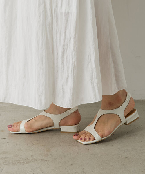 BEARDSLEY（ビアズリー）の「レザーカッティングサンダル（サンダル・レディース・ホワイト/ブラック・22.5cm/23cm/23.5cm/24cm/24.5cm）」の10枚目の写真