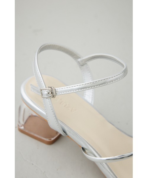 AZUL by moussy(アズールバイマウジー)の「クリアヒールナローストラップサンダル(サンダル・レディース・ブラック/クリア・SMALL/MEDIUM/LARGE)」の6枚目の写真