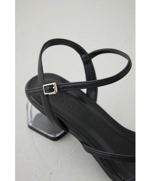 AZUL by moussy(アズールバイマウジー)の「クリアヒールナローストラップサンダル(サンダル・レディース・ブラック/クリア・SMALL/MEDIUM/LARGE)」の16枚目の写真