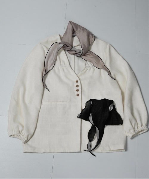 lawgy(ラウジー)の「piping bicolor sheer scarf / パイピングバイカラーシアースカーフ(バンダナ/スカーフ・レディース・ベージュ/ブラック・FREE)」の5枚目の写真