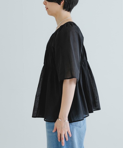 URBAN RESEARCH（アーバンリサーチ）の「コットンボイルシャーリングブラウス（シャツ/ブラウス・レディース・カーキ/オフホワイト/ブラック・FREE）」の4枚目の写真