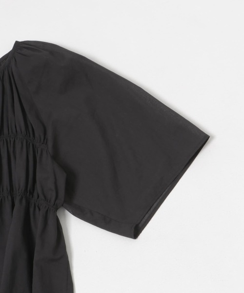 URBAN RESEARCH（アーバンリサーチ）の「コットンボイルシャーリングブラウス（シャツ/ブラウス・レディース・カーキ/オフホワイト/ブラック・FREE）」の13枚目の写真