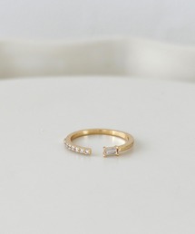 Three Four Time（スリーフォータイム）の「スクエアキュービックピンキーリング#5（リング）」