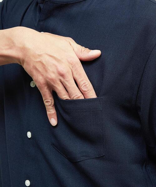 MEN'S MELROSE（メンズメルローズ）の「リフラックスバスケットワンピースカラー7分袖シャツ（シャツ/ブラウス・メンズ・グレイッシュベージュ/ネイビー/ブラウン・2/4/3）」の9枚目の写真
