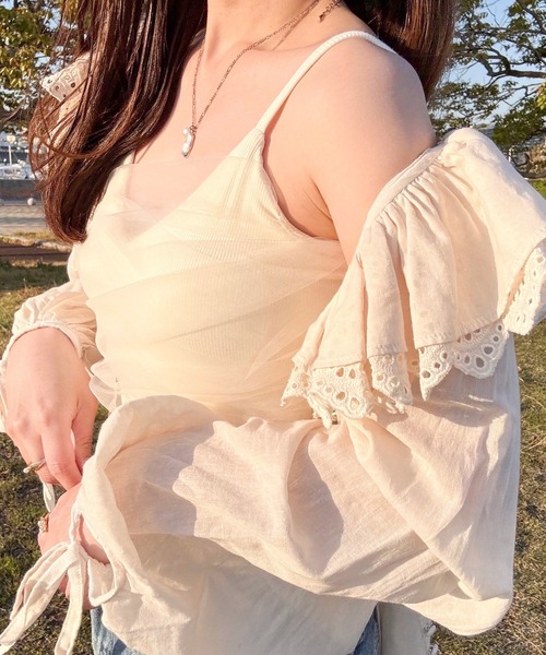 merrylatte（メリーラテ）の「カップ付きレイヤードチュールキャミソール（キャミソール・レディース・ベージュ・MEDIUM）」の6枚目の写真