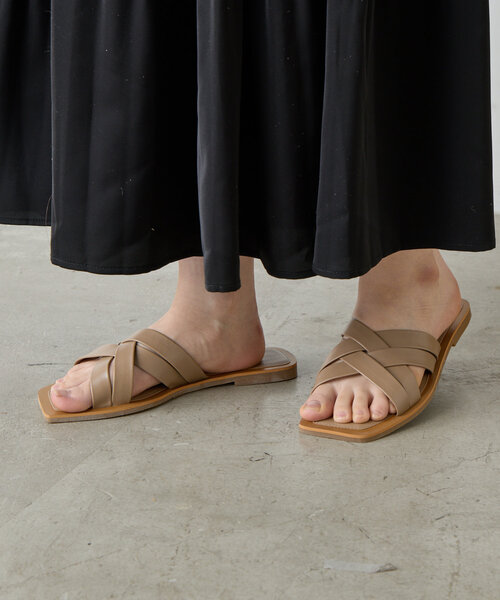 Jena espace merveilleux（ジェナ　エスパスメルヴェイユ）の「クロス編みサンダル（サンダル・レディース・ブラック/ベージュ・MEDIUM/LARGE）」の6枚目の写真