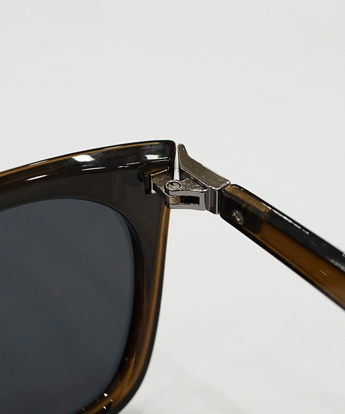 MinoriTY(マイノリティ)の「【MinoriTY】クラシックウエリントンサングラス メンズ ウィメンズ ユニセックス(サングラス・メンズ・ブラック/ブラウン・FREE)」の7枚目の写真