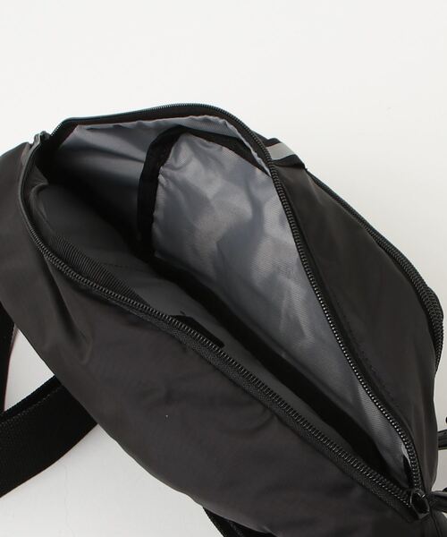 NEW BALANCE（ニューバランス）の「ウエストボトルポーチ（ボディバッグ/ウエストポーチ・メンズ・ブラック・ONE SIZE）」の10枚目の写真