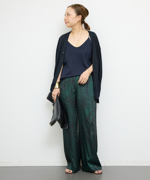 Deuxieme Classe(ドゥーズィエムクラス)の「*SILK SATIN キャミソール(シャツ/ブラウス・レディース・ネイビー/ブラウン・FREE)」の4枚目の写真