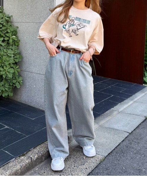 DOUBLE NAME（ダブルネーム）の「伝説のロックスターになりたい恐竜刺しゅうBIG TEE（Tシャツ/カットソー・レディース・ブラック系その他/イエロー/オフホワイト・FREE）」の10枚目の写真