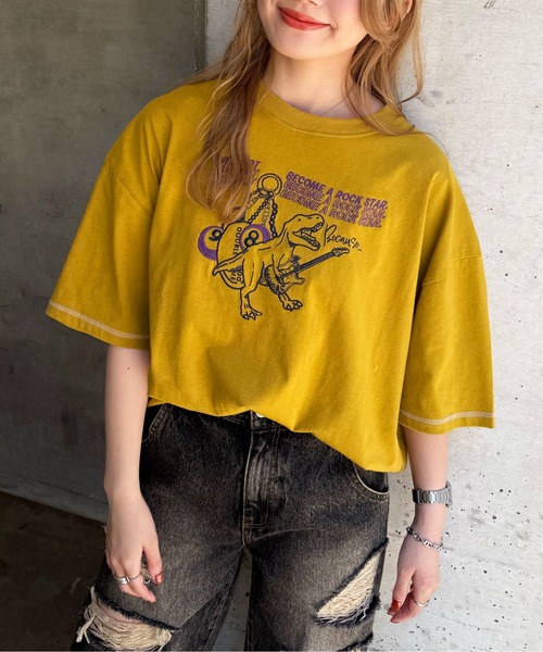 DOUBLE NAME（ダブルネーム）の「伝説のロックスターになりたい恐竜刺しゅうBIG TEE（Tシャツ/カットソー・レディース・ブラック系その他/イエロー/オフホワイト・FREE）」の12枚目の写真