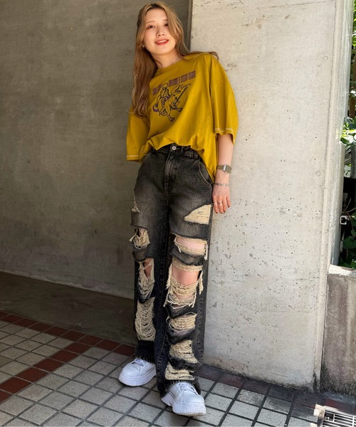 DOUBLE NAME（ダブルネーム）の「伝説のロックスターになりたい恐竜刺しゅうBIG TEE（Tシャツ/カットソー・レディース・ブラック系その他/イエロー/オフホワイト・FREE）」の7枚目の写真