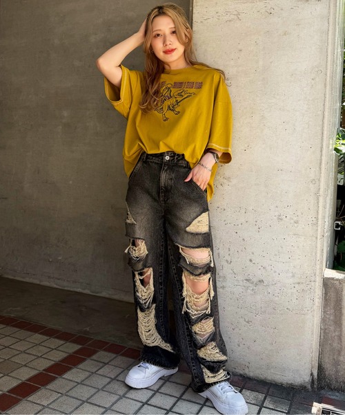 DOUBLE NAME（ダブルネーム）の「伝説のロックスターになりたい恐竜刺しゅうBIG TEE（Tシャツ/カットソー・レディース・ブラック系その他/イエロー/オフホワイト・FREE）」の8枚目の写真