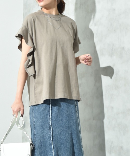 INTERPLANET（インタープラネット）の「度詰め天竺袖フリルプルオーバー（Tシャツ/カットソー・レディース・オフホワイト/ブラック/グレイッシュベージュ・FREE）」の3枚目の写真