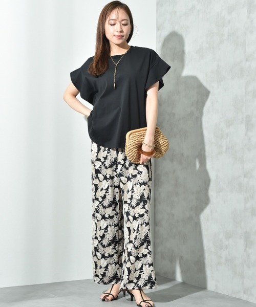 INTERPLANET（インタープラネット）の「度詰め天竺袖フリルプルオーバー（Tシャツ/カットソー・レディース・オフホワイト/ブラック/グレイッシュベージュ・FREE）」の6枚目の写真