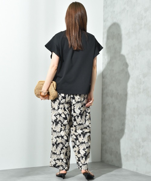 INTERPLANET（インタープラネット）の「度詰め天竺袖フリルプルオーバー（Tシャツ/カットソー・レディース・オフホワイト/ブラック/グレイッシュベージュ・FREE）」の9枚目の写真