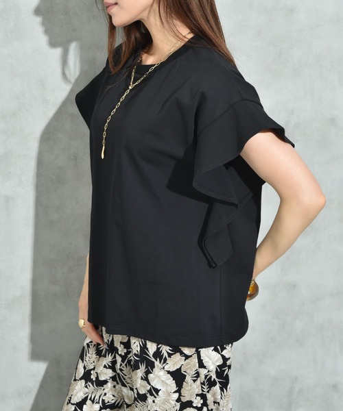 INTERPLANET（インタープラネット）の「度詰め天竺袖フリルプルオーバー（Tシャツ/カットソー・レディース・オフホワイト/ブラック/グレイッシュベージュ・FREE）」の12枚目の写真