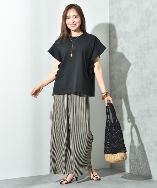 INTERPLANET（インタープラネット）の「度詰め天竺袖フリルプルオーバー（Tシャツ/カットソー・レディース・オフホワイト/ブラック/グレイッシュベージュ・FREE）」の14枚目の写真