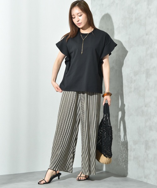 INTERPLANET（インタープラネット）の「度詰め天竺袖フリルプルオーバー（Tシャツ/カットソー・レディース・オフホワイト/ブラック/グレイッシュベージュ・FREE）」の16枚目の写真