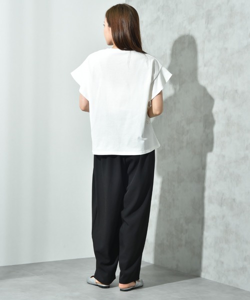 INTERPLANET（インタープラネット）の「度詰め天竺袖フリルプルオーバー（Tシャツ/カットソー・レディース・オフホワイト/ブラック/グレイッシュベージュ・FREE）」の19枚目の写真