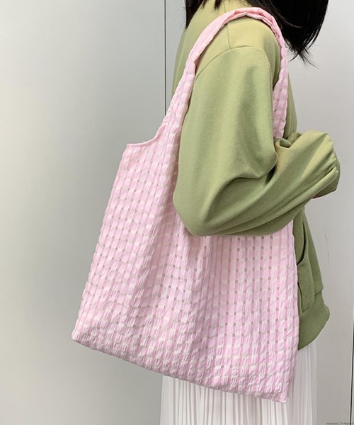 TONE SELECT GOODS（トーンセレクトグッズ）の「Liaa/くしゅくしゅ チェック トートバッグ A18654（トートバッグ・レディース・オレンジ/パープル/ピンク/ブラック・FREE）」の3枚目の写真