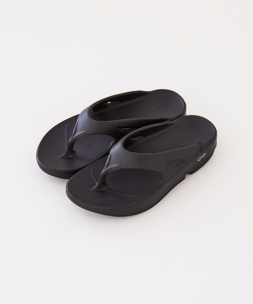 qualite（カリテ）の「【OOFOS/ウーフォス】O Original / リカバリーサンダル（パンプス・レディース・ダークグリーン/グレイッシュベージュ/ブラック・36/37/38）」の13枚目の写真