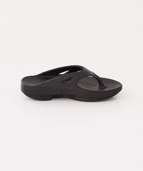 qualite（カリテ）の「【OOFOS/ウーフォス】O Original / リカバリーサンダル（パンプス・レディース・ダークグリーン/グレイッシュベージュ/ブラック・36/37/38）」の16枚目の写真