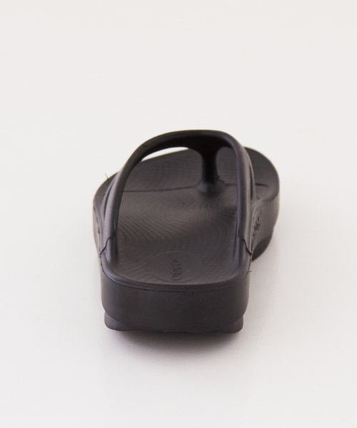 qualite（カリテ）の「【OOFOS/ウーフォス】O Original / リカバリーサンダル（パンプス・レディース・ダークグリーン/グレイッシュベージュ/ブラック・36/37/38）」の17枚目の写真