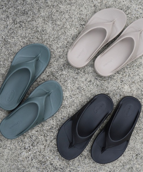 qualite（カリテ）の「【OOFOS/ウーフォス】O Original / リカバリーサンダル（パンプス・レディース・ダークグリーン/グレイッシュベージュ/ブラック・36/37/38）」の10枚目の写真