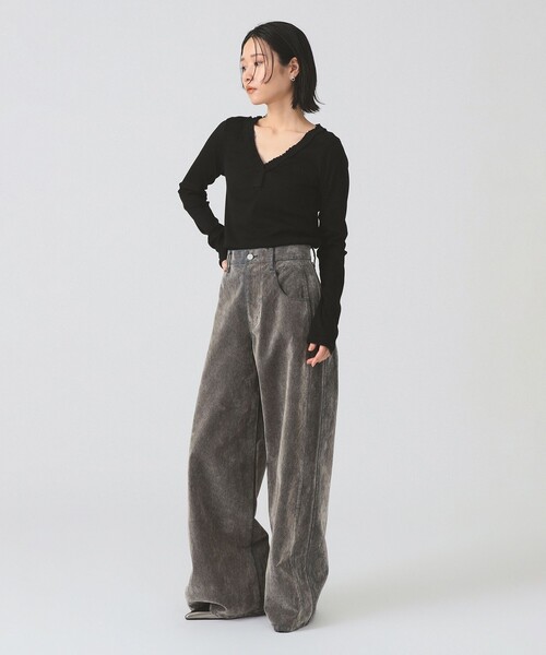 Ray BEAMS(レイビームス)の「ギャザー ブレード Vネック トップス(Tシャツ/カットソー・レディース・クリーム/ライトグレー/ブラック・ONE SIZE)」の16枚目の写真