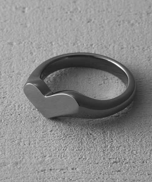 and cloud（アンドクラウド）の「Signet Heart Ring（リング・レディース・ブラック/シルバー・11号/13号/17号/15号）」の7枚目の写真