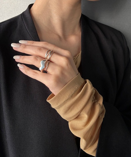 and cloud(アンドクラウド)の「Signet Heart Ring(リング・レディース・ブラック/シルバー・11号/13号/17号/15号)」の11枚目の写真