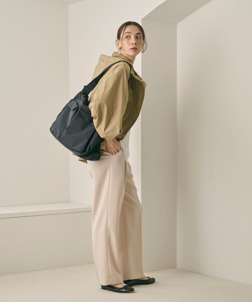 BEAUTY&YOUTH UNITED ARROWS（ビューティーアンドユースユナイテッドアローズ）の「フロント ダブルポケット ビッグ ショルダーバッグ（ショルダーバッグ・レディース・オリーブ/ブラック・FREE）」の6枚目の写真