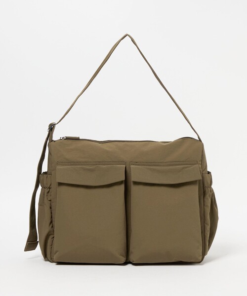 BEAUTY&YOUTH UNITED ARROWS（ビューティーアンドユースユナイテッドアローズ）の「フロント ダブルポケット ビッグ ショルダーバッグ（ショルダーバッグ・レディース・オリーブ/ブラック・FREE）」の14枚目の写真