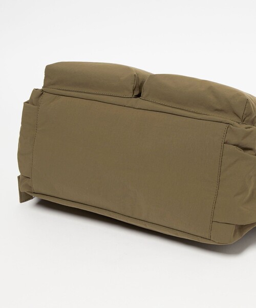 BEAUTY&YOUTH UNITED ARROWS（ビューティーアンドユースユナイテッドアローズ）の「フロント ダブルポケット ビッグ ショルダーバッグ（ショルダーバッグ・レディース・オリーブ/ブラック・FREE）」の19枚目の写真