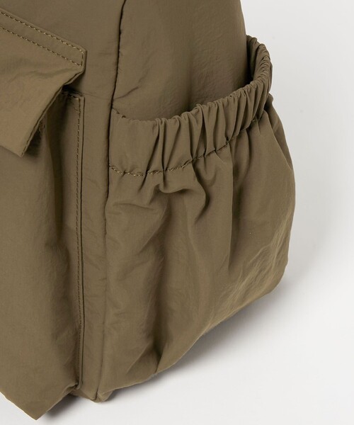 BEAUTY&YOUTH UNITED ARROWS（ビューティーアンドユースユナイテッドアローズ）の「フロント ダブルポケット ビッグ ショルダーバッグ（ショルダーバッグ・レディース・オリーブ/ブラック・FREE）」の21枚目の写真