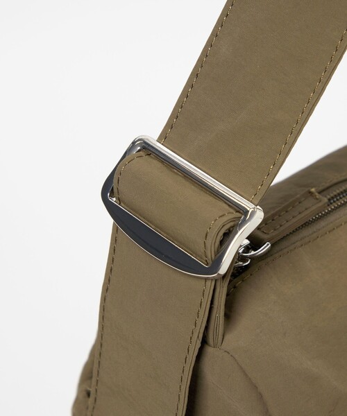 BEAUTY&YOUTH UNITED ARROWS（ビューティーアンドユースユナイテッドアローズ）の「フロント ダブルポケット ビッグ ショルダーバッグ（ショルダーバッグ・レディース・オリーブ/ブラック・FREE）」の22枚目の写真