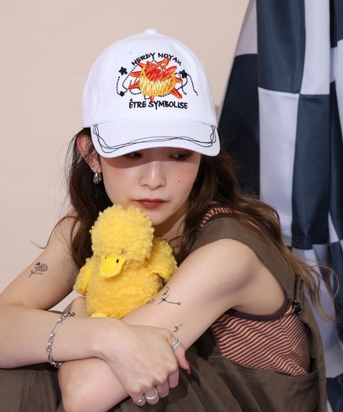 NERDY(ノルディ)の「シンボライズボールキャップ(キャップ・レディース・ホワイト/ブラック・FREE)」の19枚目の写真