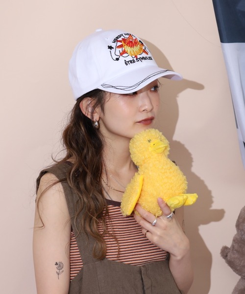 NERDY(ノルディ)の「シンボライズボールキャップ(キャップ・レディース・ホワイト/ブラック・FREE)」の17枚目の写真