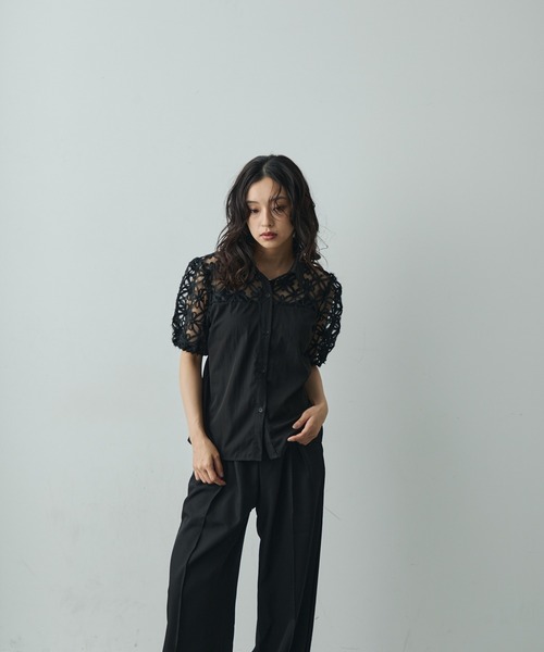 Lunea(ルネア)の「切り替えフラワーレースブラウス(シャツ/ブラウス・レディース・ホワイト/ブラック・FREE)」の5枚目の写真