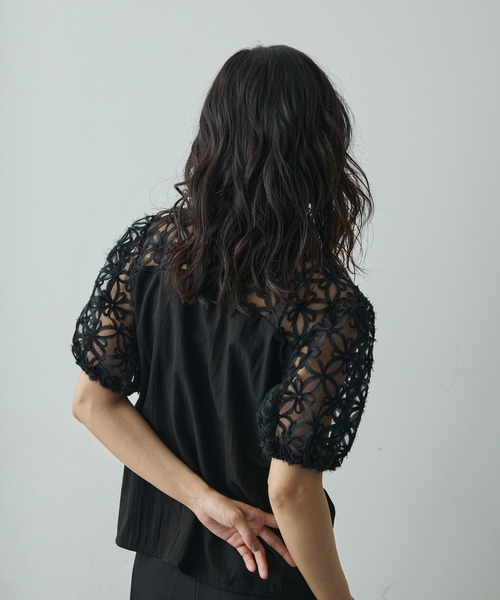 Lunea(ルネア)の「切り替えフラワーレースブラウス(シャツ/ブラウス・レディース・ホワイト/ブラック・FREE)」の9枚目の写真