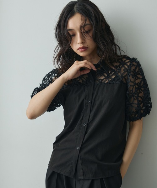 Lunea(ルネア)の「切り替えフラワーレースブラウス(シャツ/ブラウス・レディース・ホワイト/ブラック・FREE)」の15枚目の写真