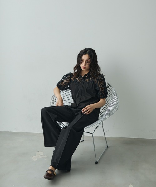 Lunea(ルネア)の「切り替えフラワーレースブラウス(シャツ/ブラウス・レディース・ホワイト/ブラック・FREE)」の17枚目の写真