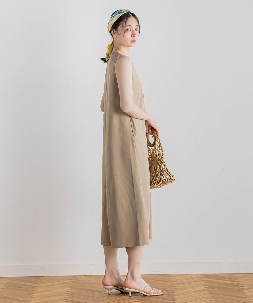 Droite lautreamont（ドロワットロートレアモン）の「【WEB限定】ジャージーピンタックワンピース≪洗濯機で洗える≫（ワンピース・レディース・ベージュ/ブルー/ブラック・M）」の4枚目の写真