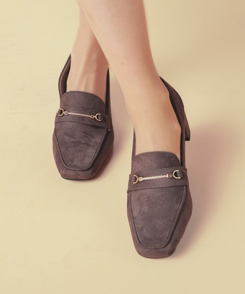 GLACIER lusso（グラシアルッソ）の「ビット付ヒールローファー（パンプス・レディース・チャコール/ブラック・L/S/M/LL）」の2枚目の写真