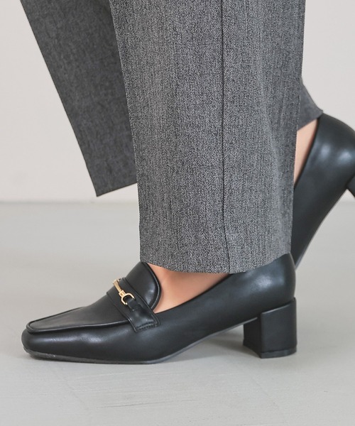 GLACIER lusso（グラシアルッソ）の「ビット付ヒールローファー（パンプス・レディース・チャコール/ブラック・L/S/M/LL）」の7枚目の写真