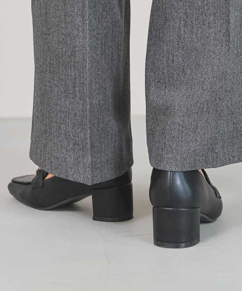 GLACIER lusso（グラシアルッソ）の「ビット付ヒールローファー（パンプス・レディース・チャコール/ブラック・L/S/M/LL）」の8枚目の写真